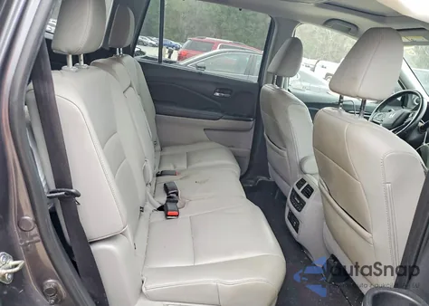 2019 Honda Pilot Touring from USA, damaged, VIN 5FNYF5H93KB022662